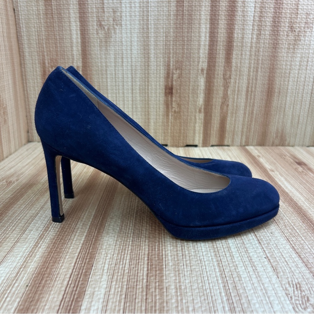 Stuart Weitzman Heels Navy Blue Suede Round Toe Women’s Size 7M Pumps